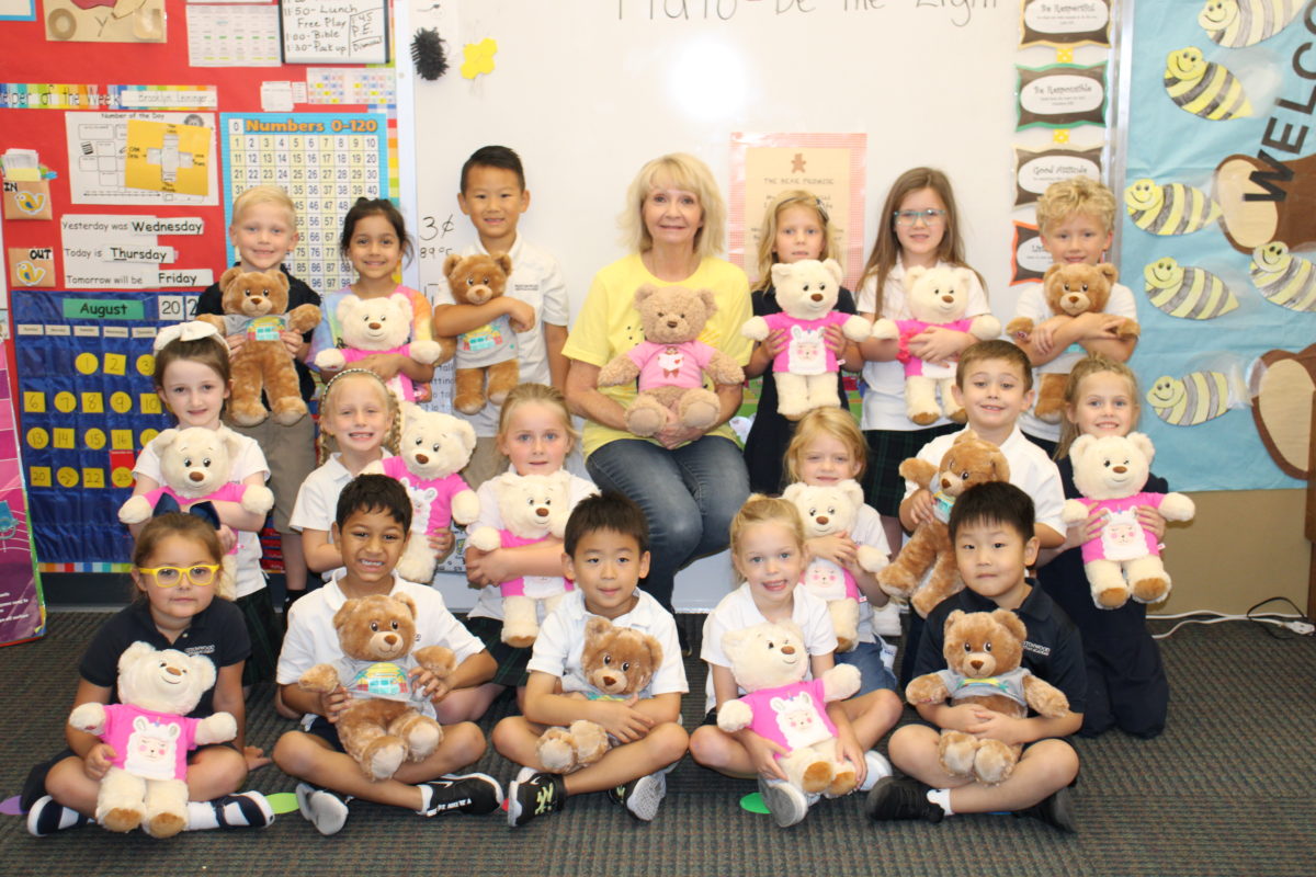 Ms. Pryors class smiles with their newly made friends.